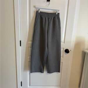 Uniqlo Women's Gray wide Leg Sweat Pants
